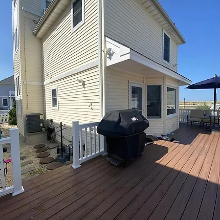 3 Bedroom Atlantic City House Steps From Boardwalk, Beach, Shopping , Nightlife.